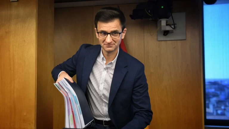 Els expedients disciplinaris a RTVE: una crisi interna Expedients disciplinaris a RTVE | Tràmits ™