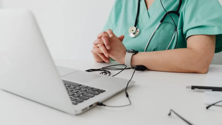 La fibromiàlgia, una malaltia que pot donar dret a incapacitat permanent Fibromiàlgia: dret a incapacitat | Tràmits ™